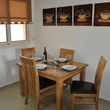 Lägenhet 2 Bed, 2 Bath In