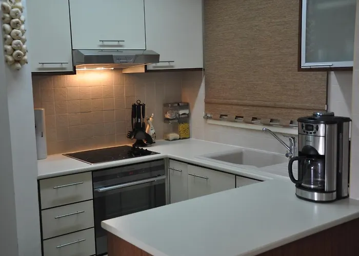 アパート 2 Bed, 2 Bath In