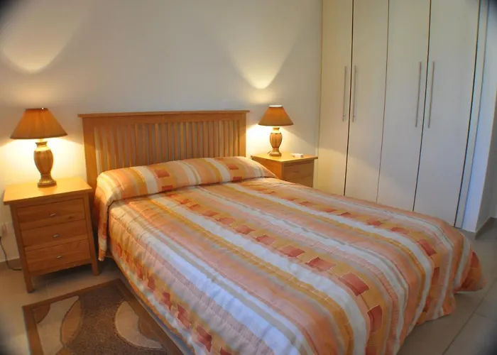 2 Bed, 2 Bath In アパート マンドリア