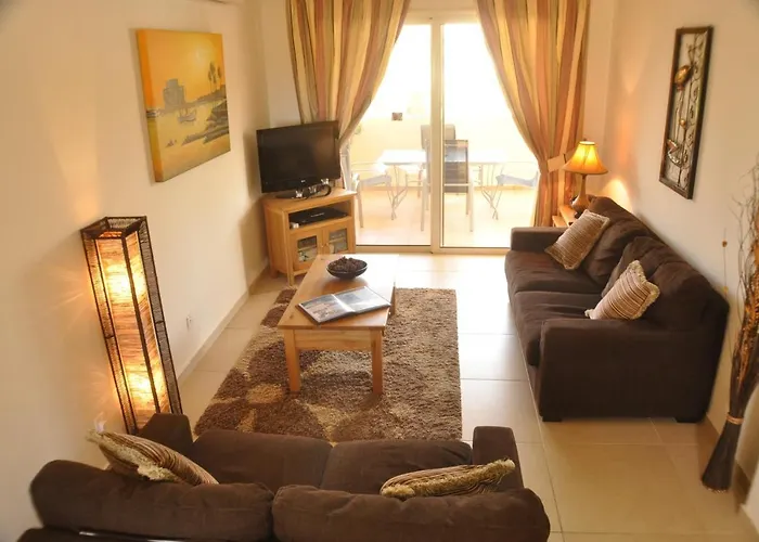 2 Bed, 2 Bath In マンドリア