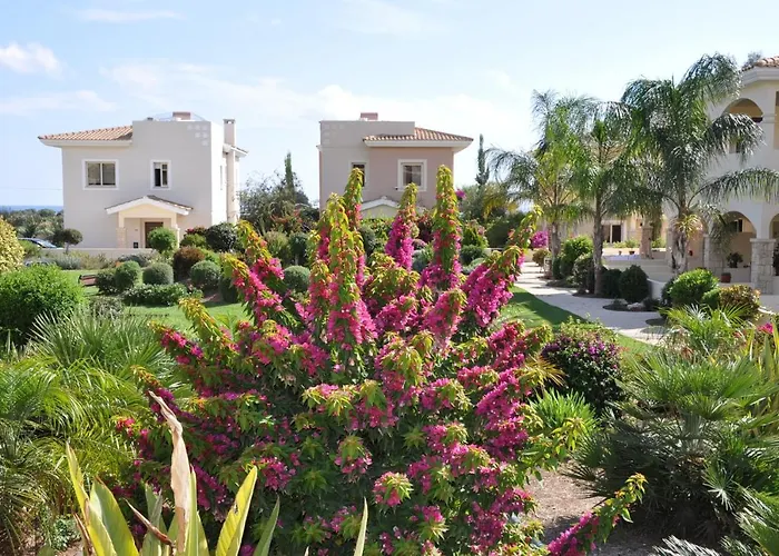 2 Bed, 2 Bath In * マンドリア